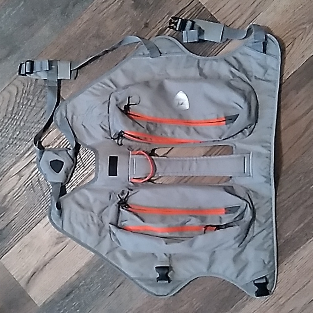 Hotel Doggy Hydration Vest